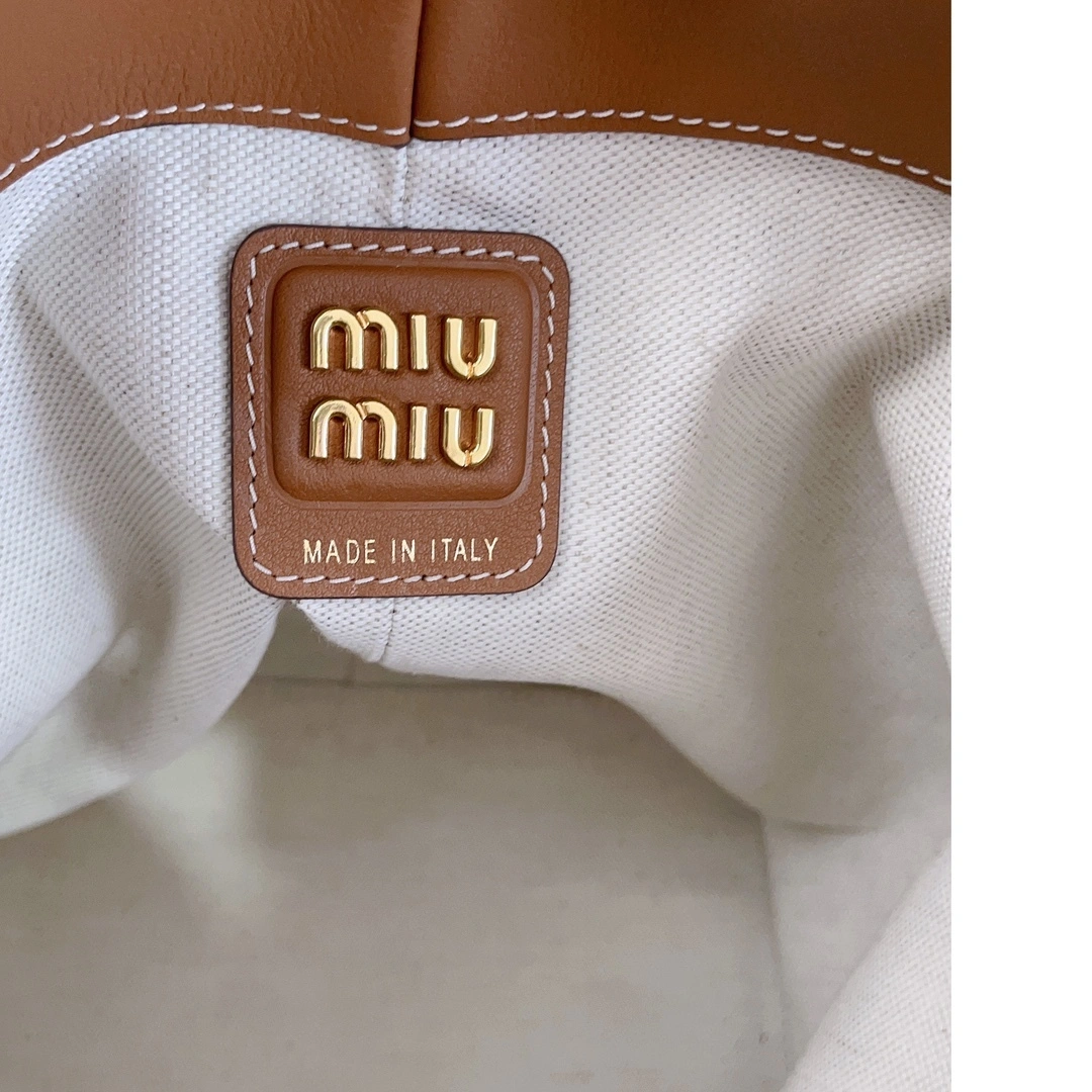 MOMO-- 7iu7iu 5BE089_2CRM_F0046_V_OOO Calfskin item:D-B063G2223