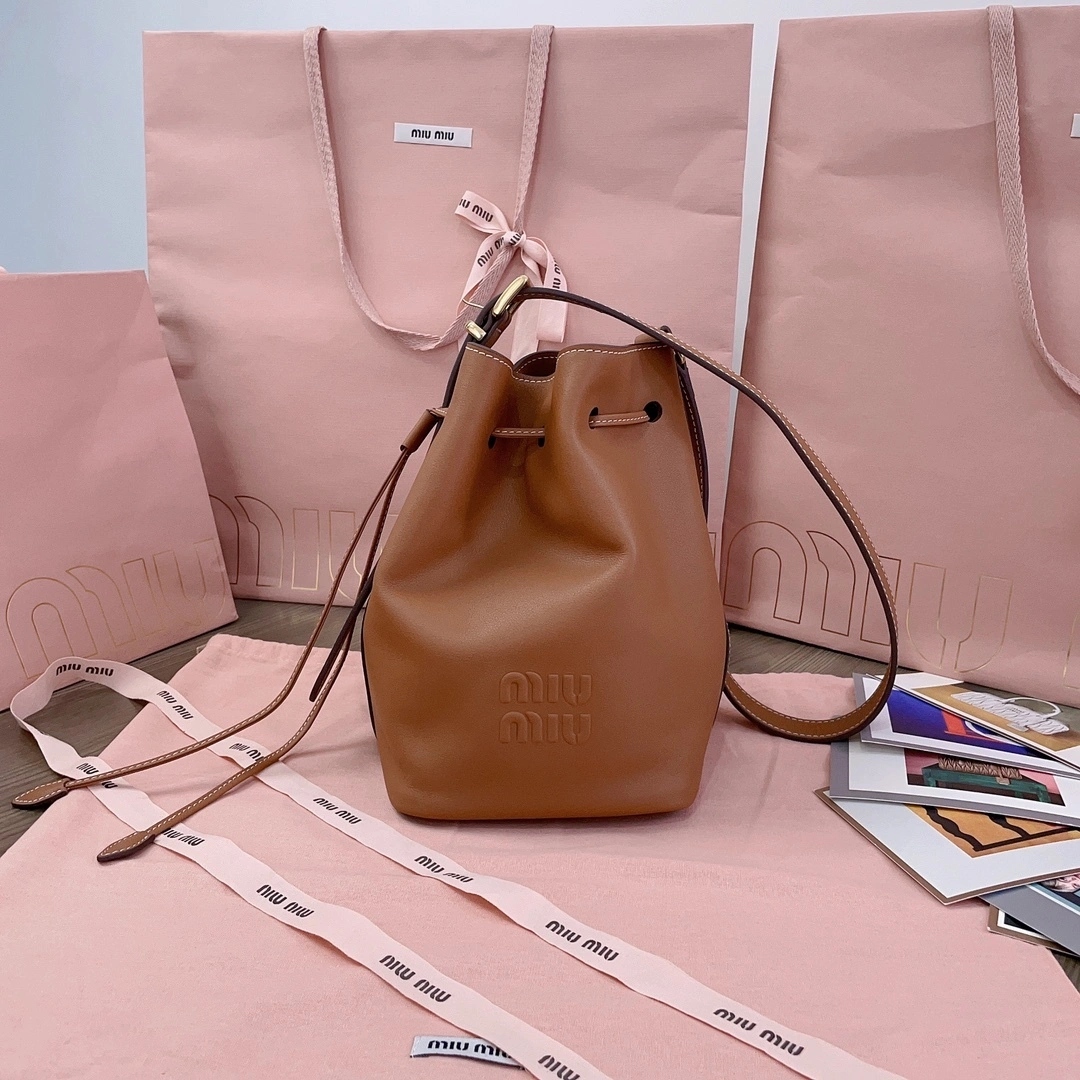 MOMO-- 7iu7iu 5BE090-2CRM-F0046-V-OOO Calfskin item:D-B063G2203