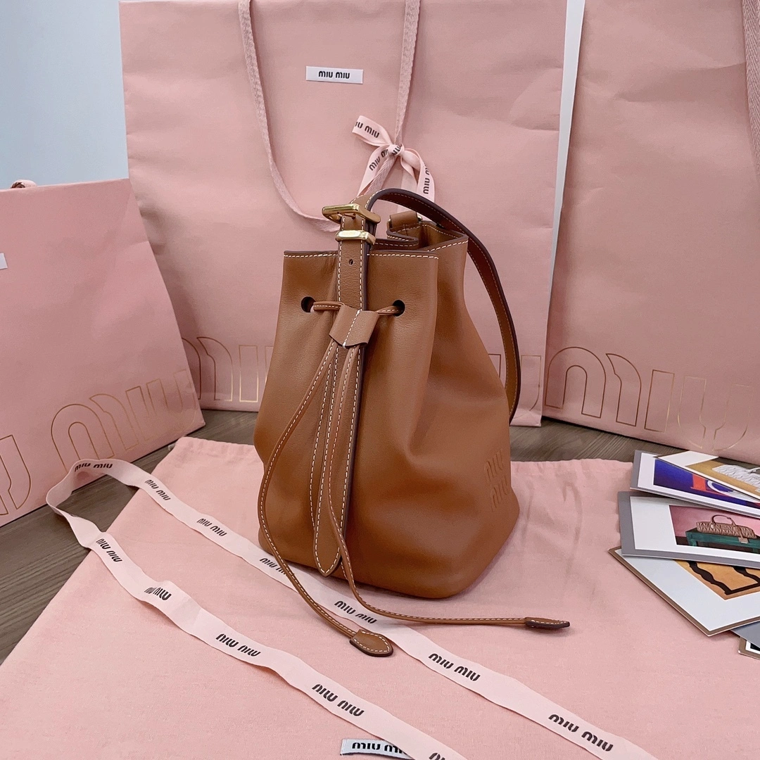 MOMO-- 7iu7iu 5BE090-2CRM-F0046-V-OOO Calfskin item:D-B063G2203
