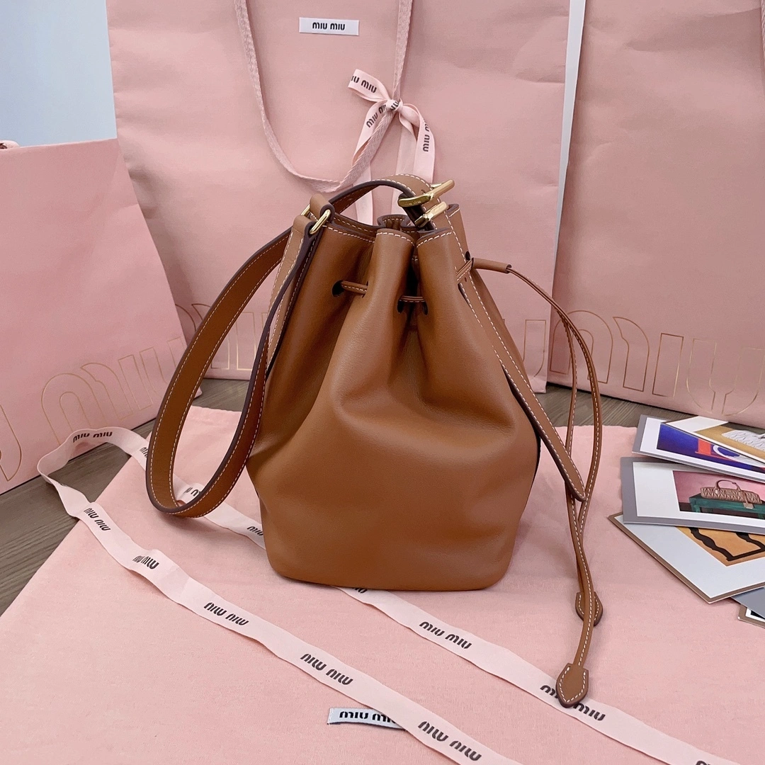MOMO-- 7iu7iu 5BE090-2CRM-F0046-V-OOO Calfskin item:D-B063G2203