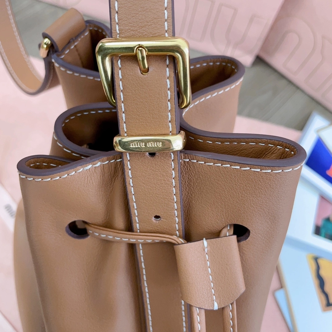 MOMO-- 7iu7iu 5BE090-2CRM-F0046-V-OOO Calfskin item:D-B063G2203