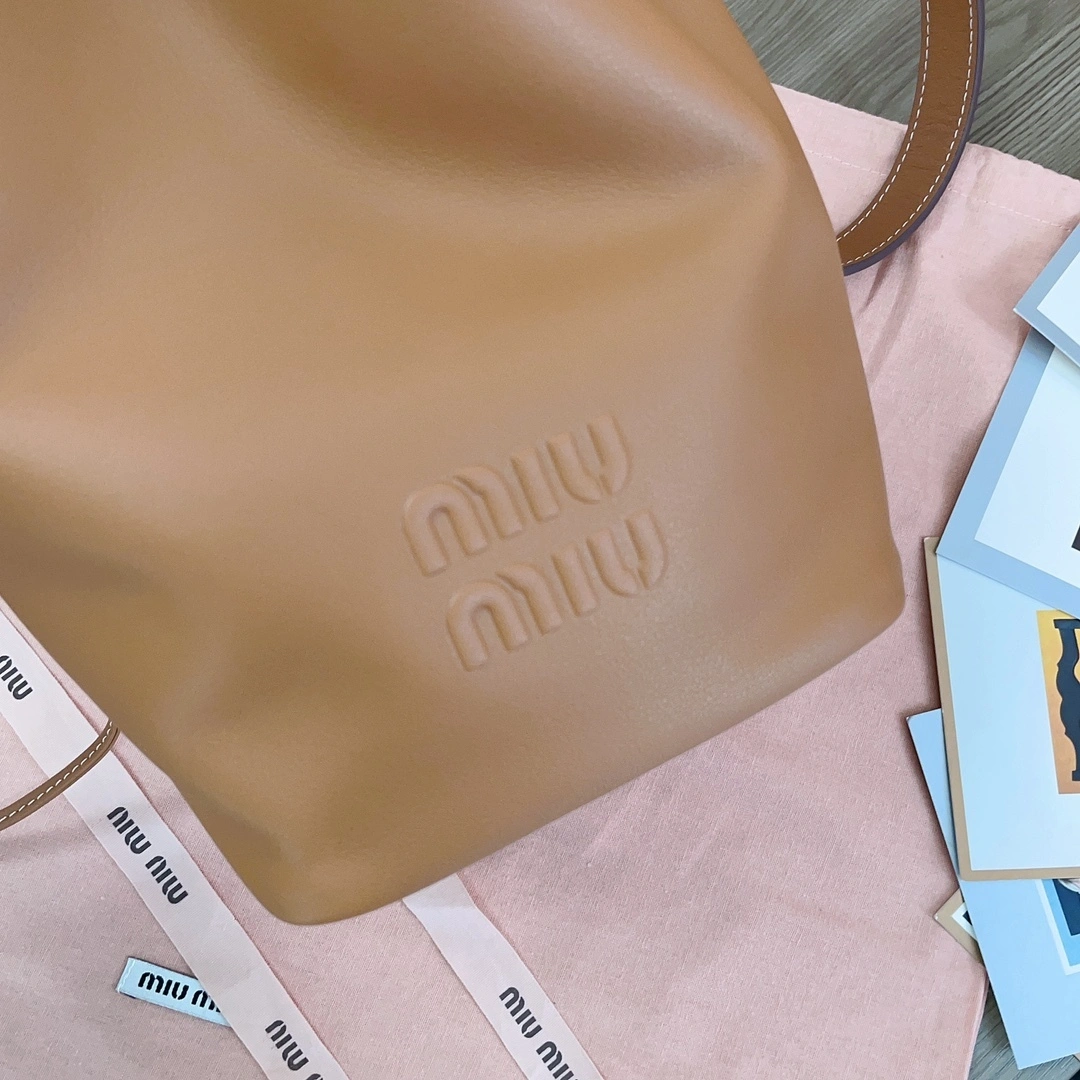 MOMO-- 7iu7iu 5BE090-2CRM-F0046-V-OOO Calfskin item:D-B063G2203