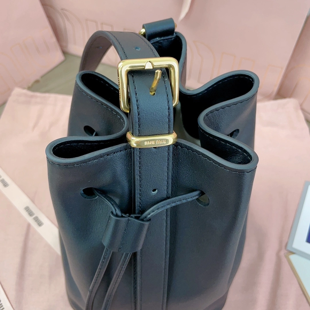 MOMO-- 7iu7iu 5BE090_2CRM_F0002_V_OOO Calfskin item:D-B063G2222