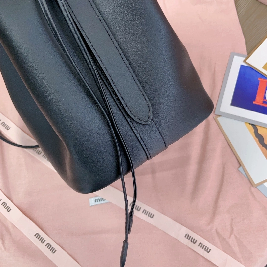 MOMO-- 7iu7iu 5BE090_2CRM_F0002_V_OOO Calfskin item:D-B063G2222