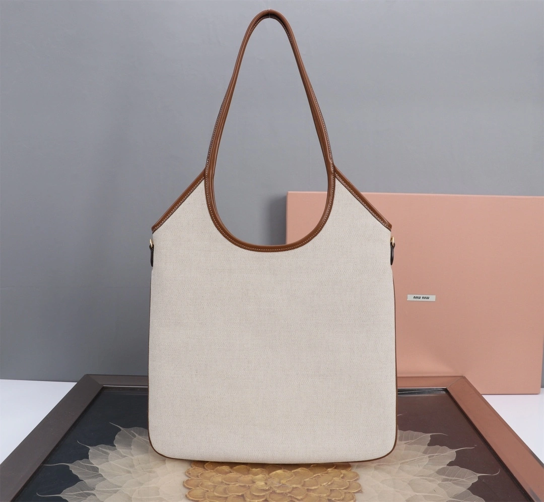 MOMO-- 7iu7iu 5BG231_2CRN_F062F_V_MLF Calfskin item:D-B184G2220