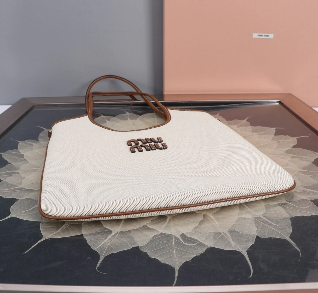 MOMO-- 7iu7iu 5BG231_2CRN_F062F_V_MLF Calfskin item:D-B184G2220