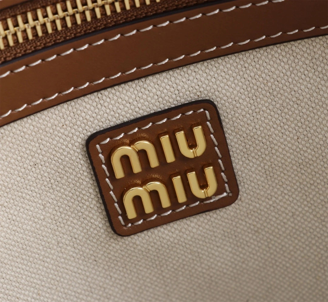MOMO-- 7iu7iu 5BG231_2CRN_F062F_V_MLF Calfskin item:D-B184G2220