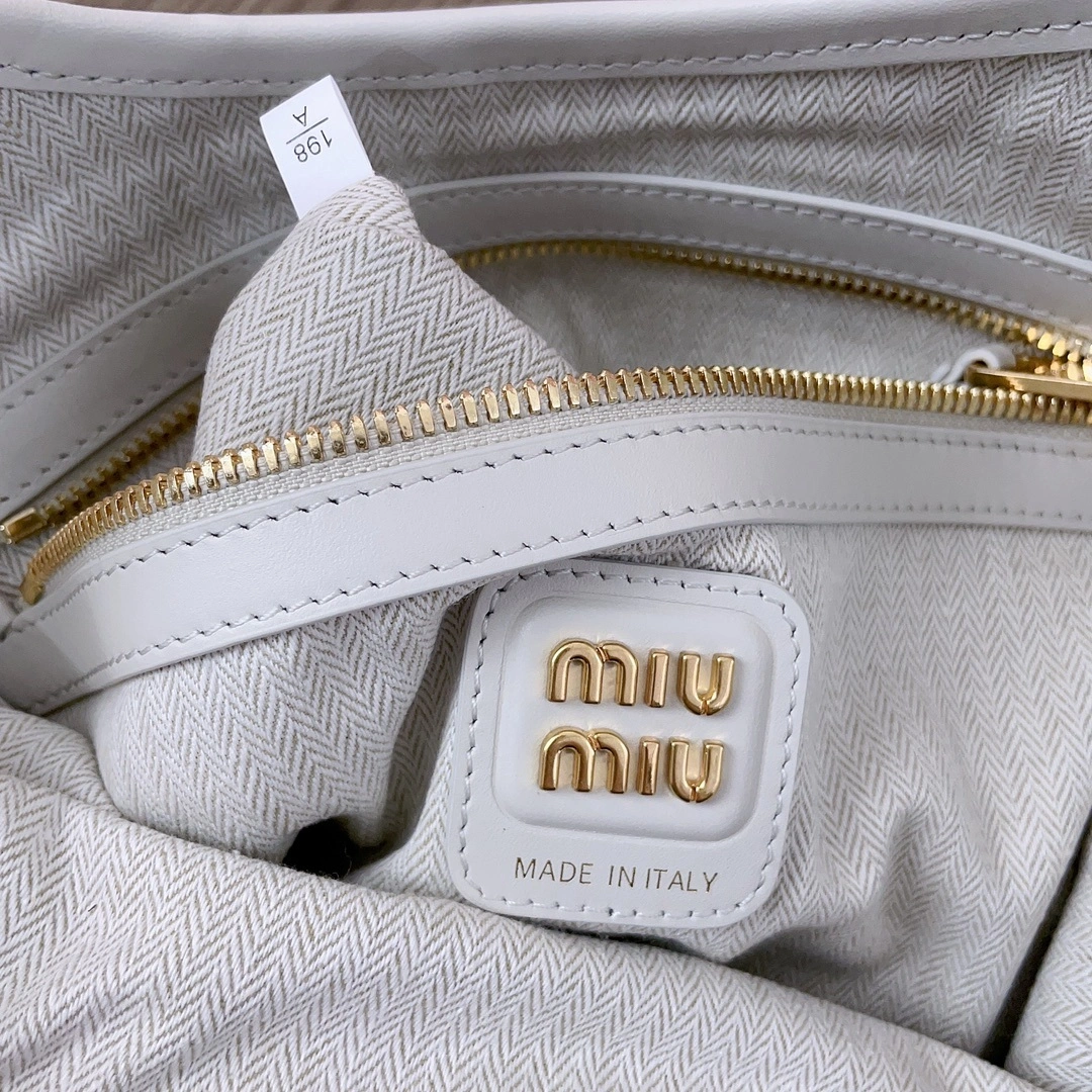 MOMO-- 7iu7iu 5BG231_2CRV_F0K74_V_MLN Calfskin item:D-B063G2216