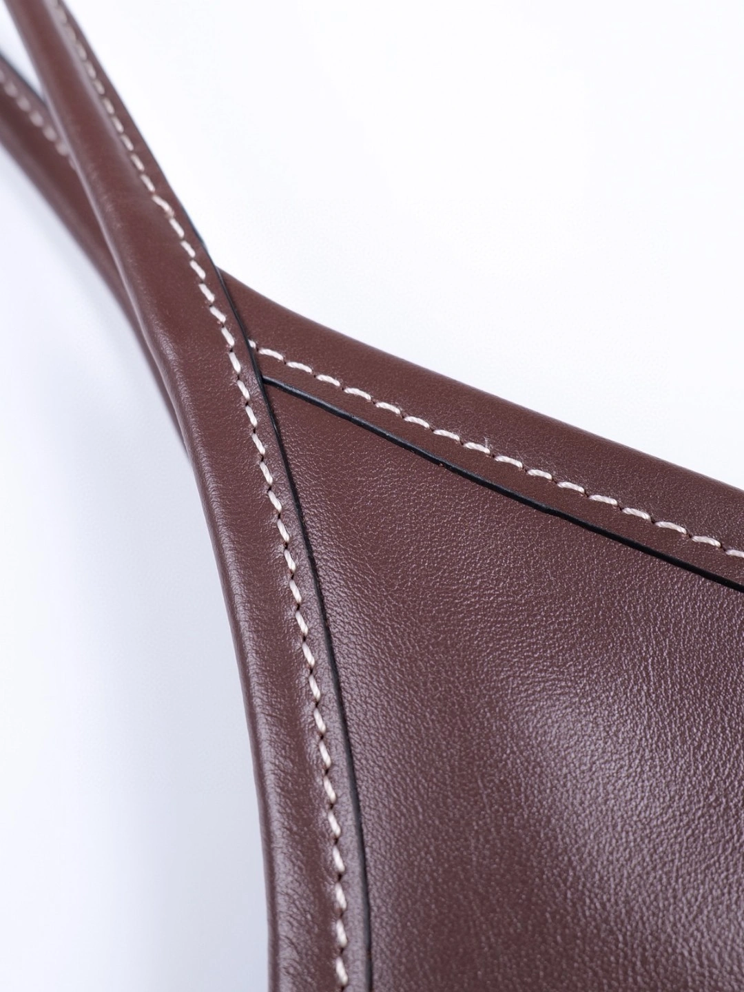 MOMO-- 7iu7iu 5BG231_2CRW_F0NBL high quality version Calfskin item:E-B461A1255