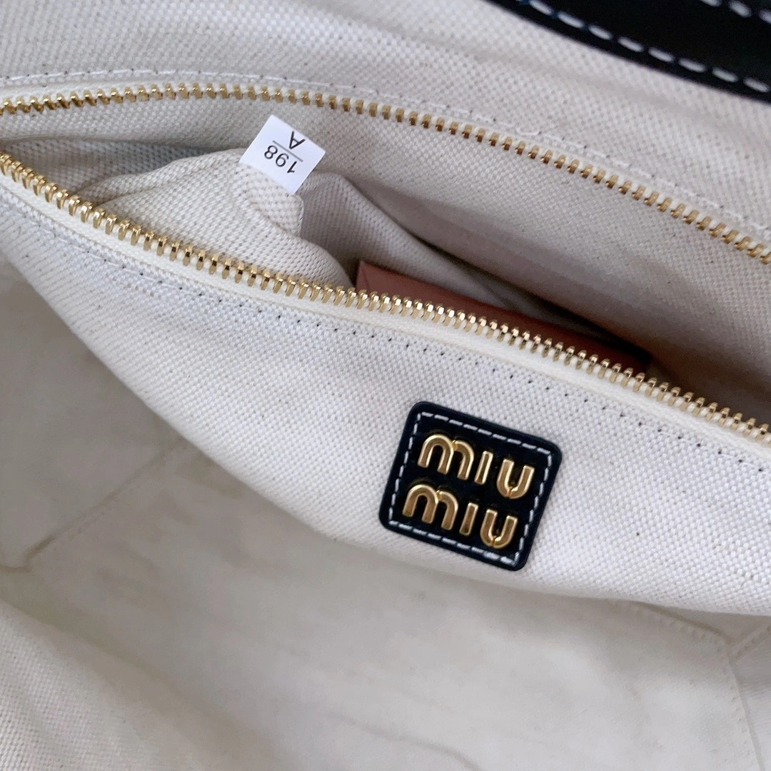 MOMO-- 7iu7iu 5BG281_2DDJ_F0002_V_OOO Calfskin item:D-B063G2210