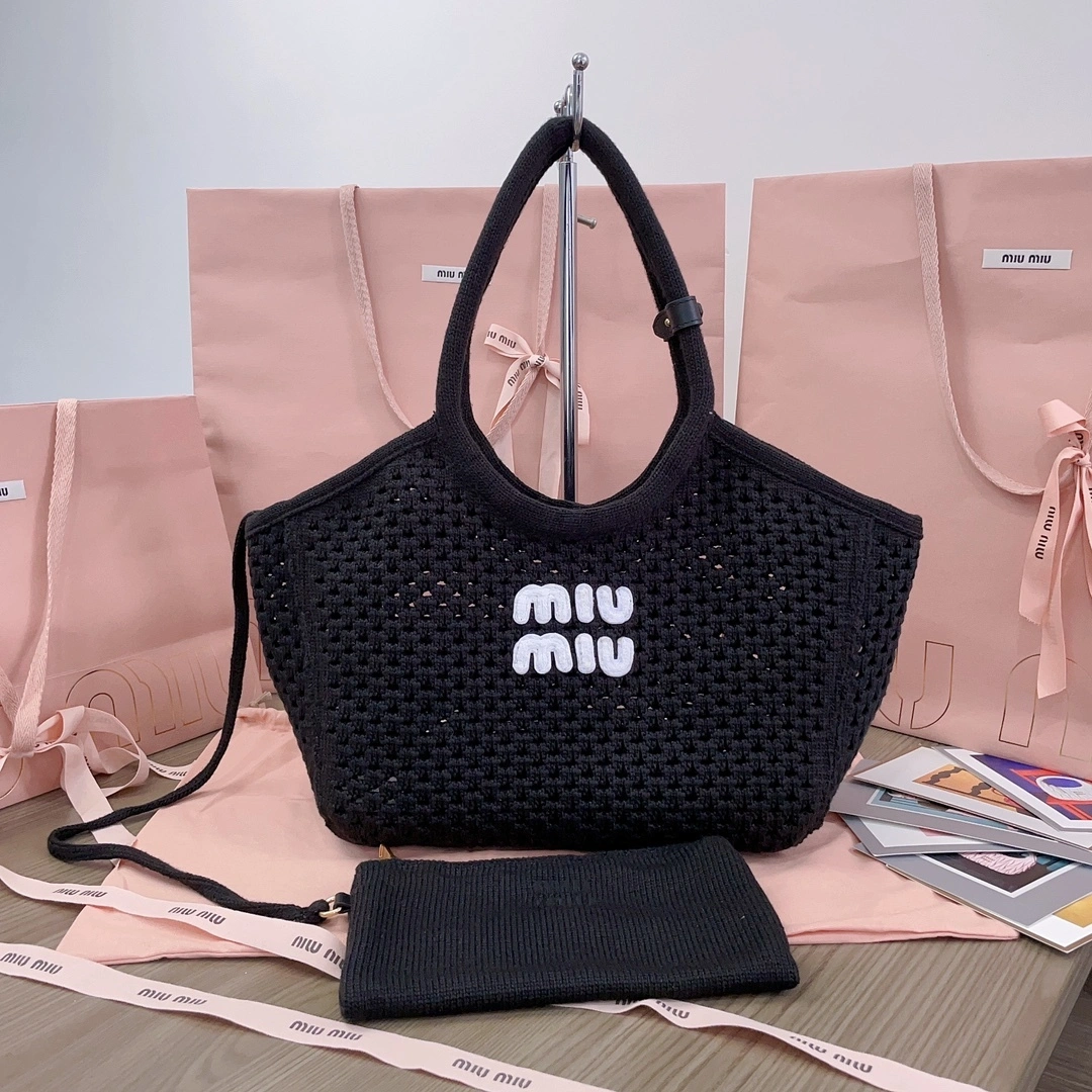 MOMO-- 7iu7iu 5BG281_2F8E_F0N12 item:D-B063G2671