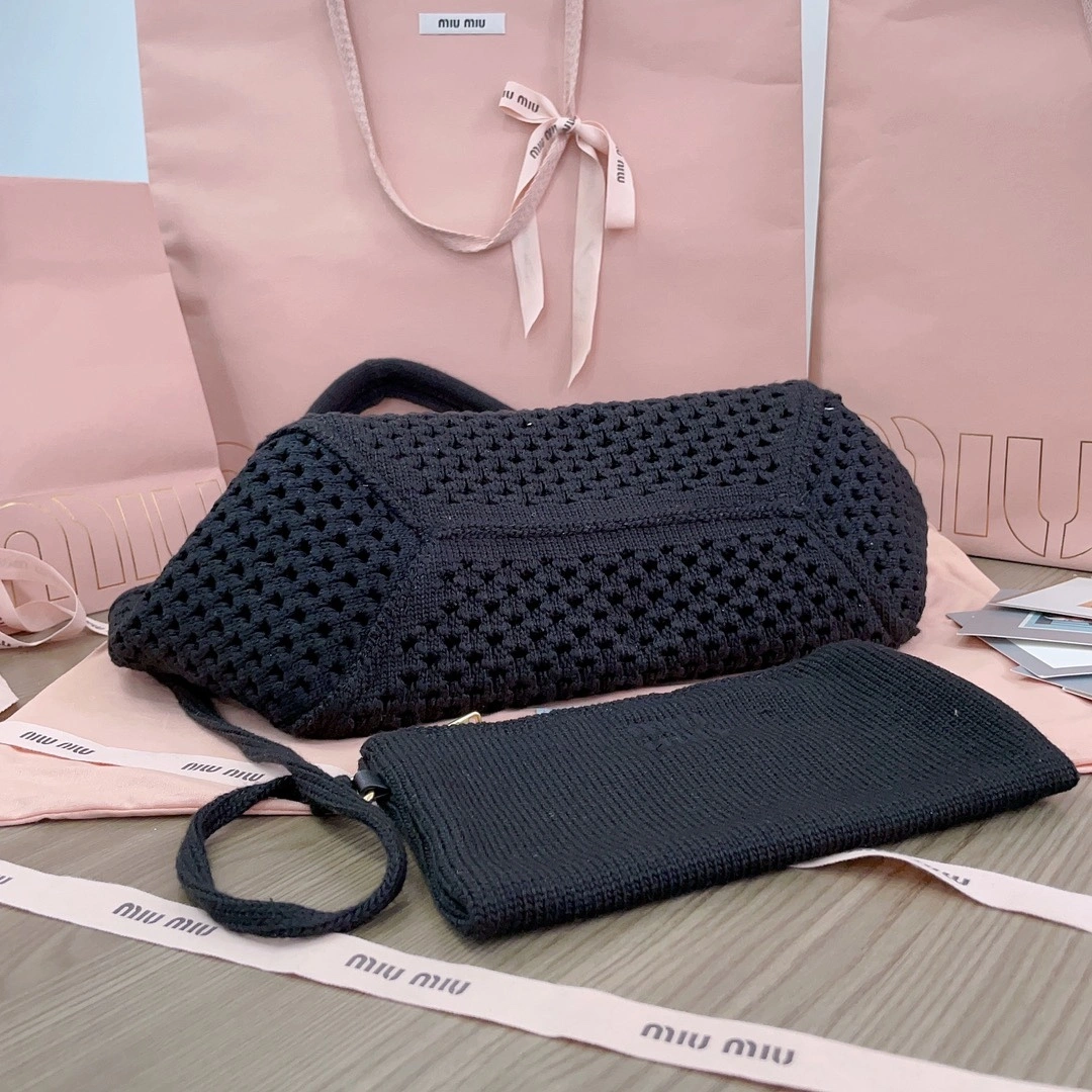 MOMO-- 7iu7iu 5BG281_2F8E_F0N12 item:D-B063G2671