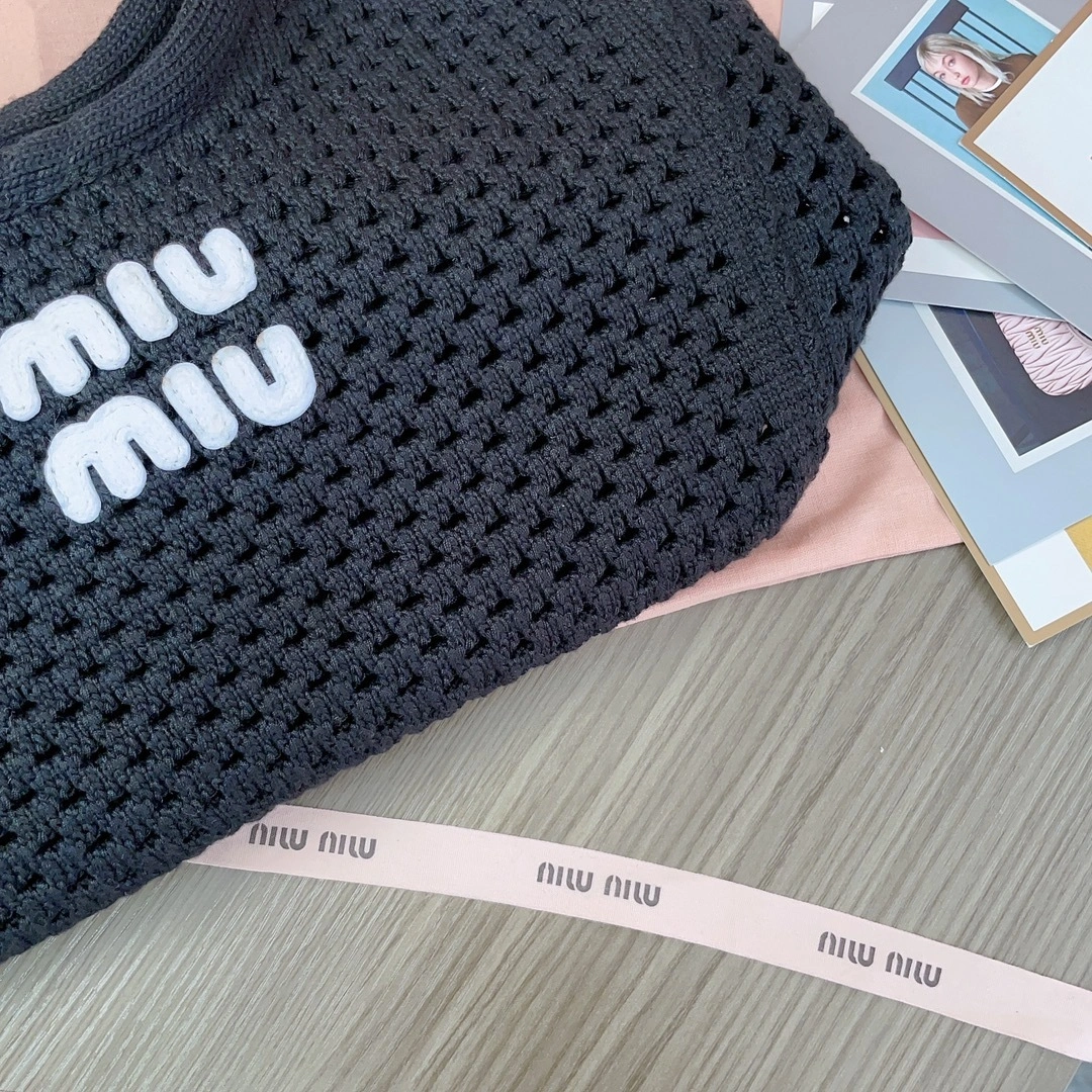 MOMO-- 7iu7iu 5BG281_2F8E_F0N12 item:D-B063G2671