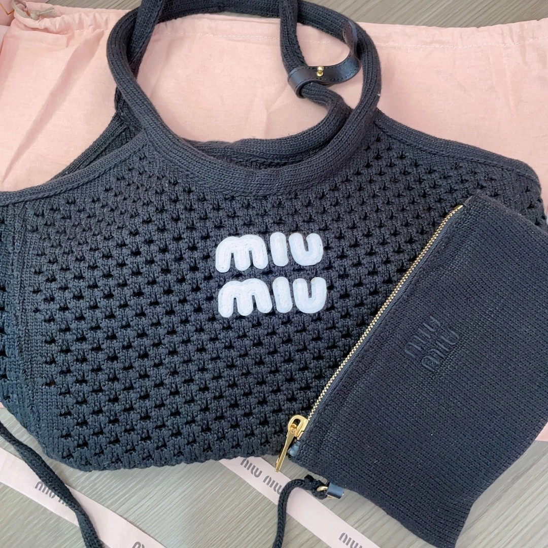 MOMO-- 7iu7iu 5BG281_2F8E_F0N12 item:D-B063G2671