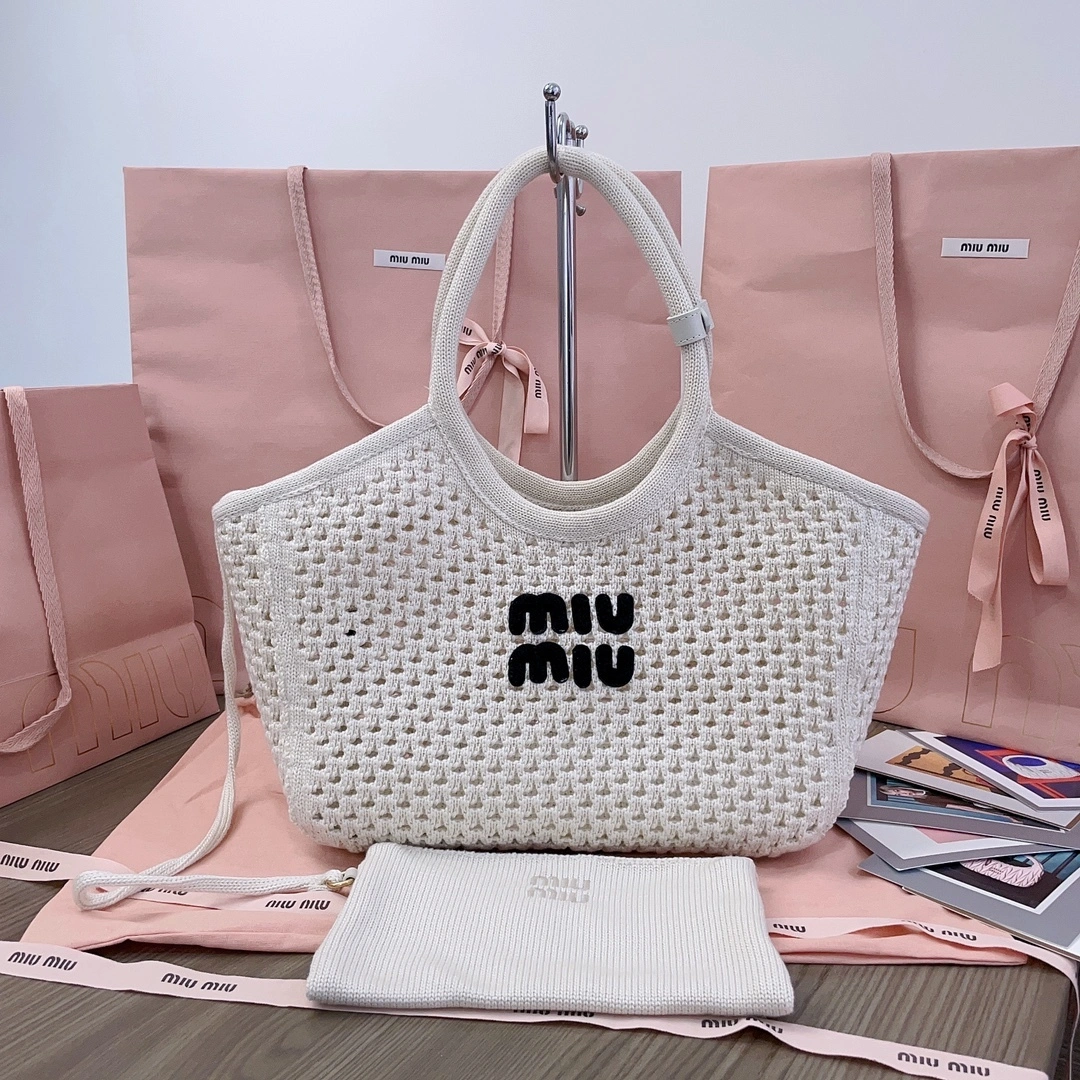 MOMO-- 7iu7iu 5BG281_2F8E_F0N13 item:D-B063G2670