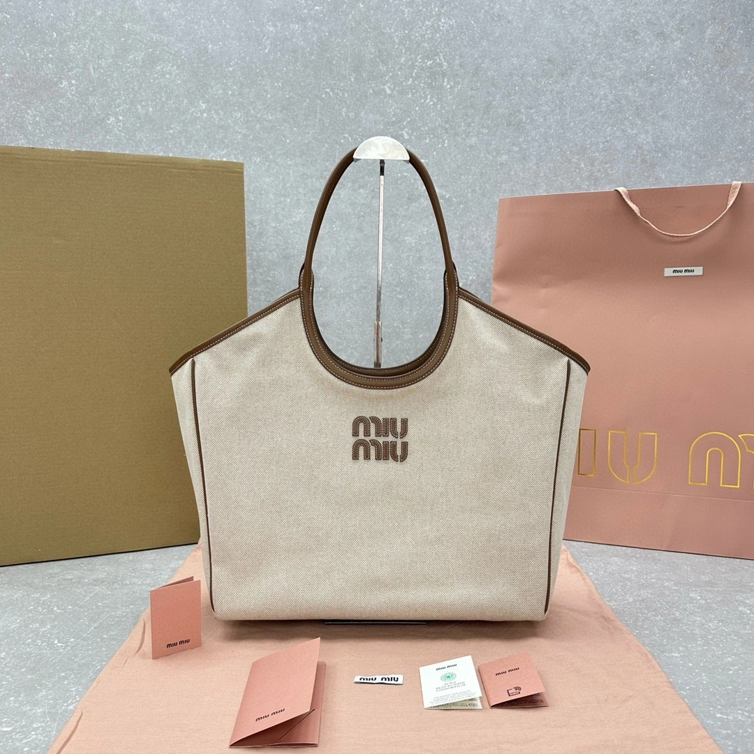 MOMO-- 7iu7iu 5BG286_2CRN_F062F_V_OOO Calfskin item:D-B000G2219