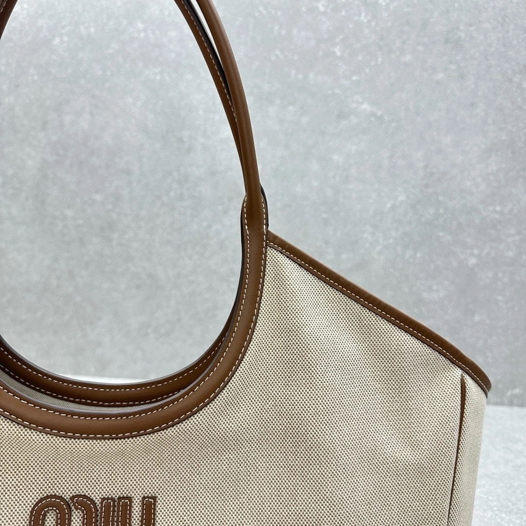 MOMO-- 7iu7iu 5BG286_2CRN_F062F_V_OOO Calfskin item:D-B000G2219