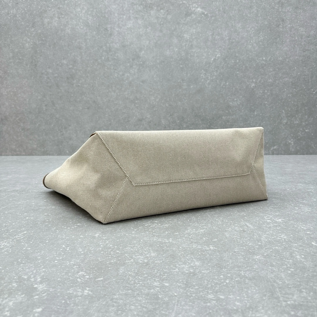 MOMO-- 7iu7iu 5BG286_2CRN_F062F_V_OOO Calfskin item:D-B000G2219