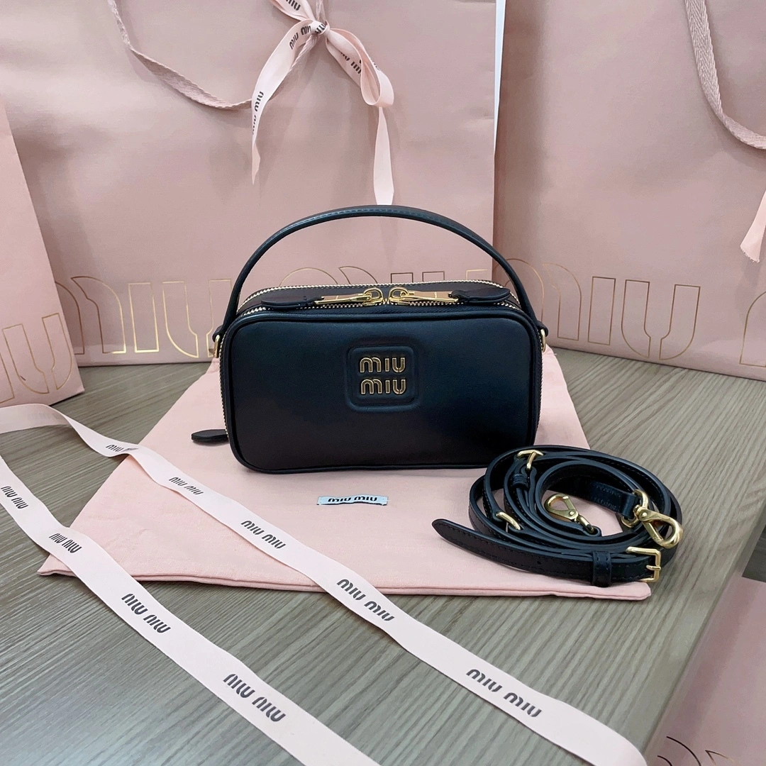 MOMO-- 7iu7iu 5BH229-2E6Y-F0002-V-OOO Calfskin item:D-B063G2224