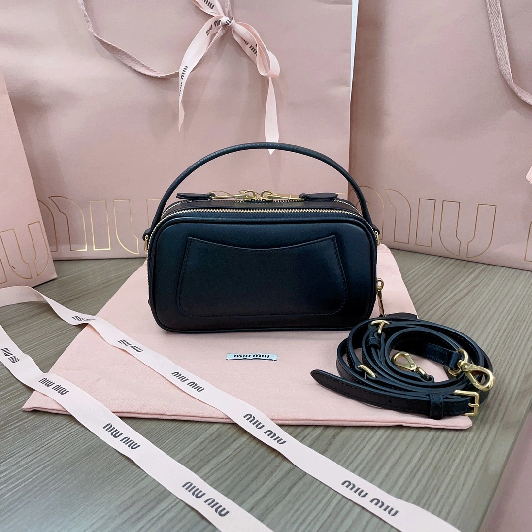 MOMO-- 7iu7iu 5BH229-2E6Y-F0002-V-OOO Calfskin item:D-B063G2224