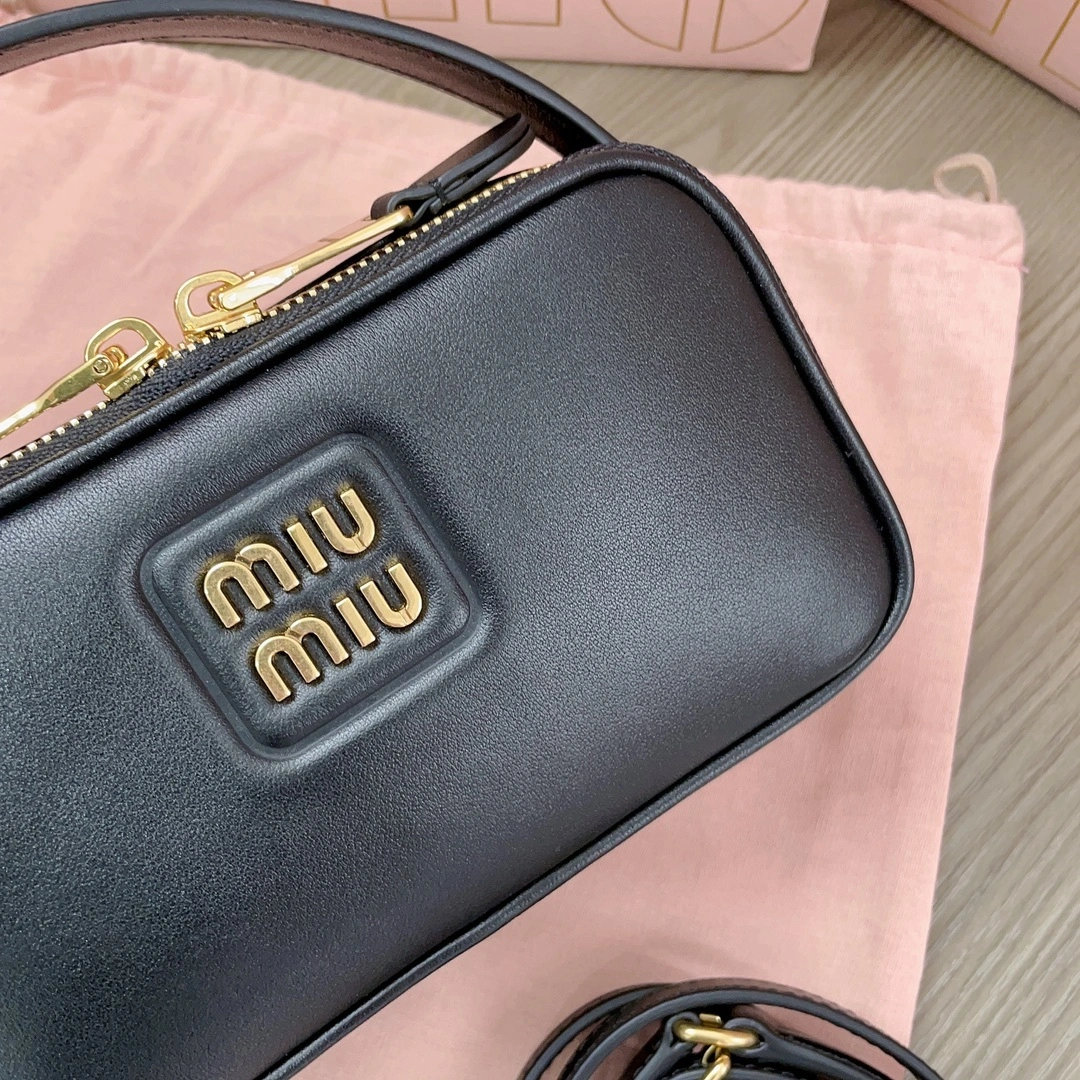 MOMO-- 7iu7iu 5BH229-2E6Y-F0002-V-OOO Calfskin item:D-B063G2224