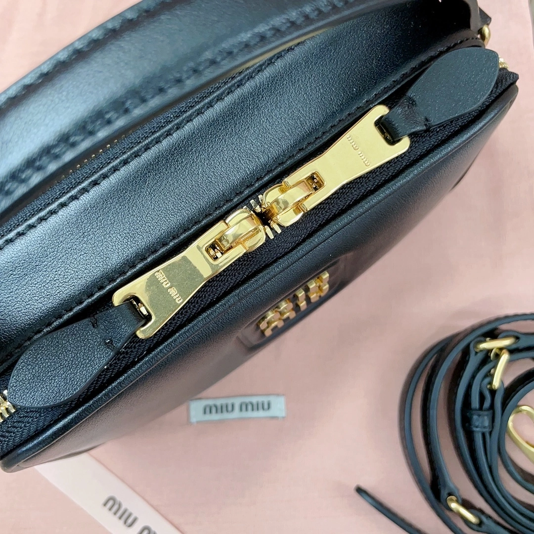 MOMO-- 7iu7iu 5BH229-2E6Y-F0002-V-OOO Calfskin item:D-B063G2224
