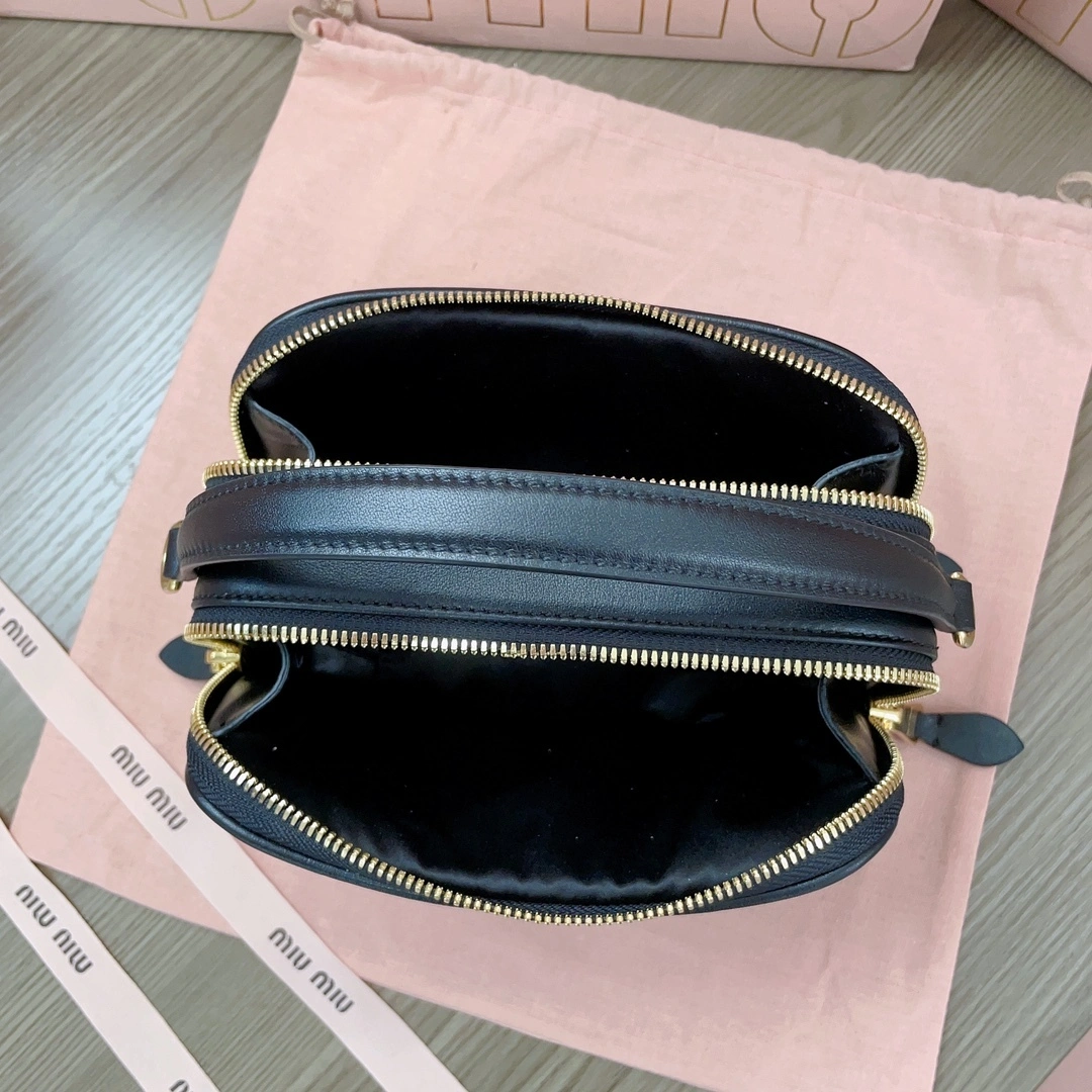 MOMO-- 7iu7iu 5BH229-2E6Y-F0002-V-OOO Calfskin item:D-B063G2224