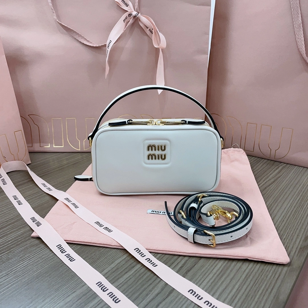MOMO-- 7iu7iu 5BH229-2E6Y-F0K74-V-OOO Calfskin item:D-B063G2225