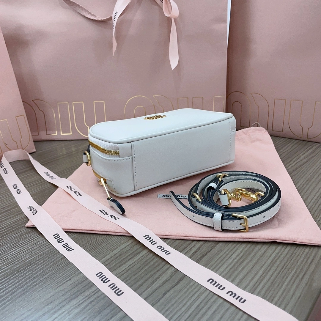 MOMO-- 7iu7iu 5BH229-2E6Y-F0K74-V-OOO Calfskin item:D-B063G2225