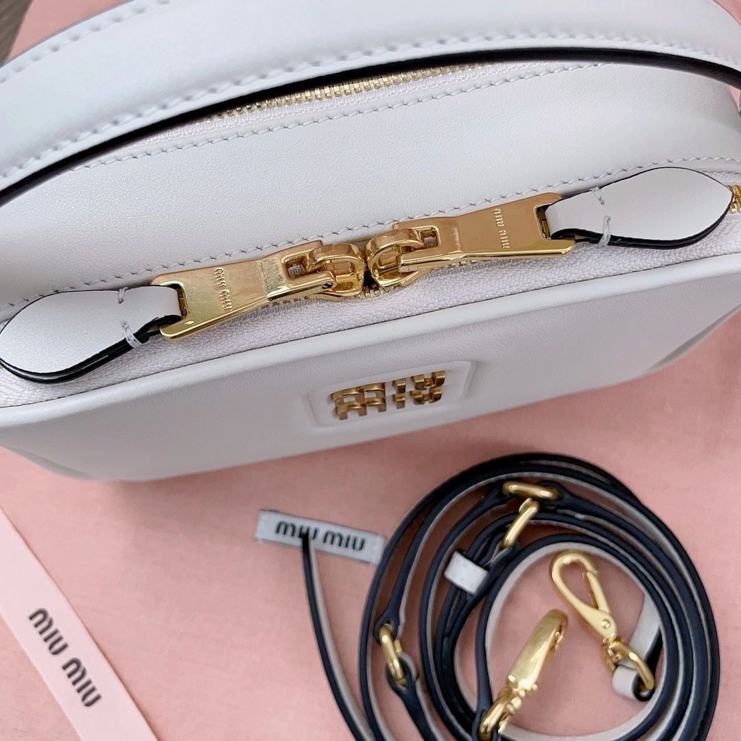 MOMO-- 7iu7iu 5BH229-2E6Y-F0K74-V-OOO Calfskin item:D-B063G2225