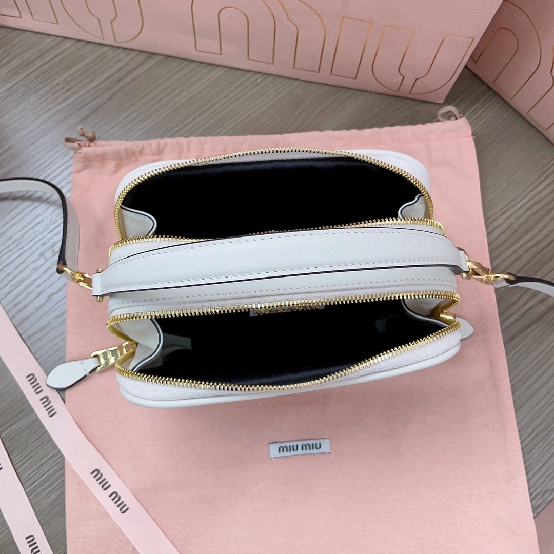 MOMO-- 7iu7iu 5BH229-2E6Y-F0K74-V-OOO Calfskin item:D-B063G2225