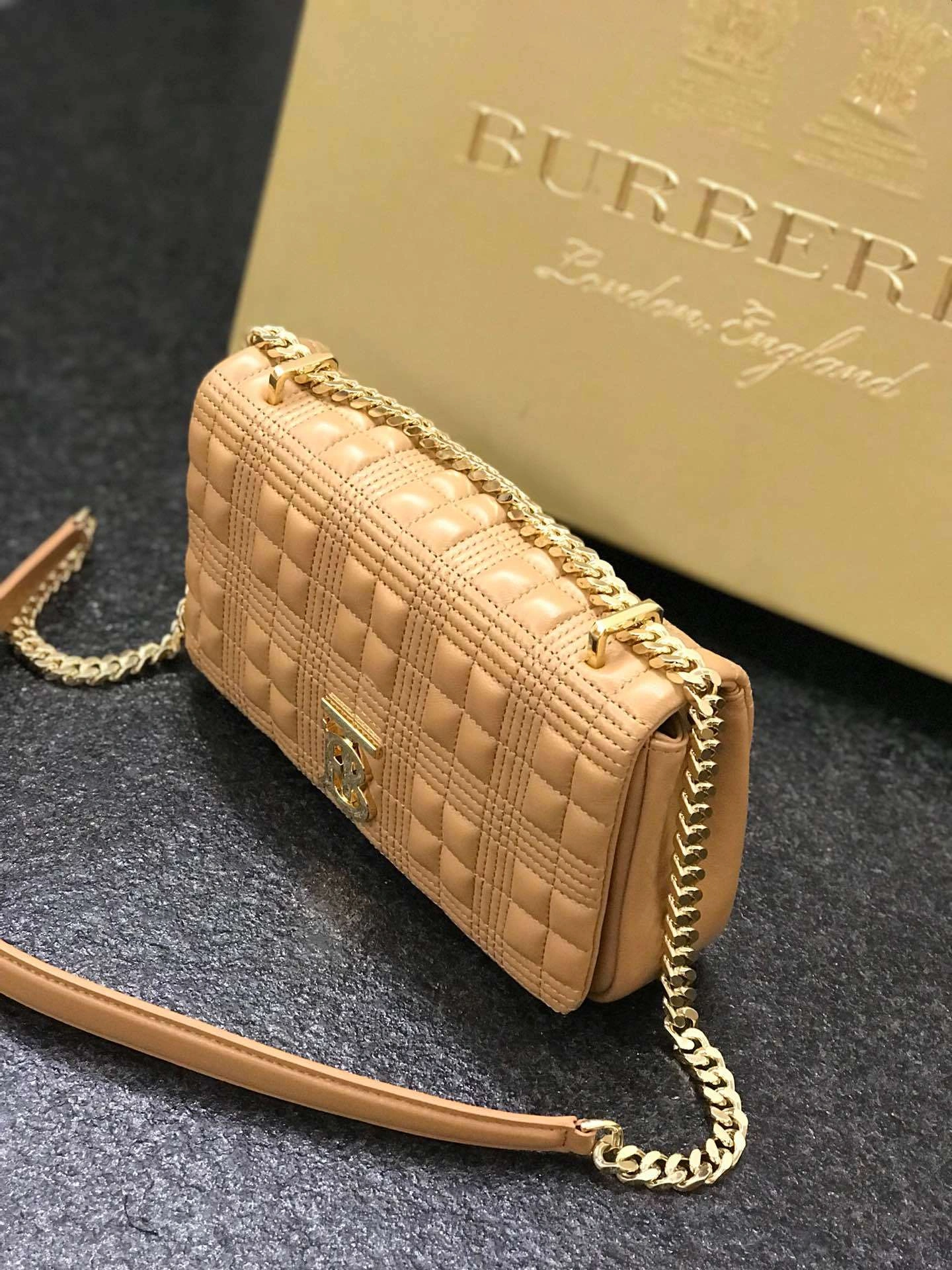 MOMO-- 80208481 item:D-B278A2286R
