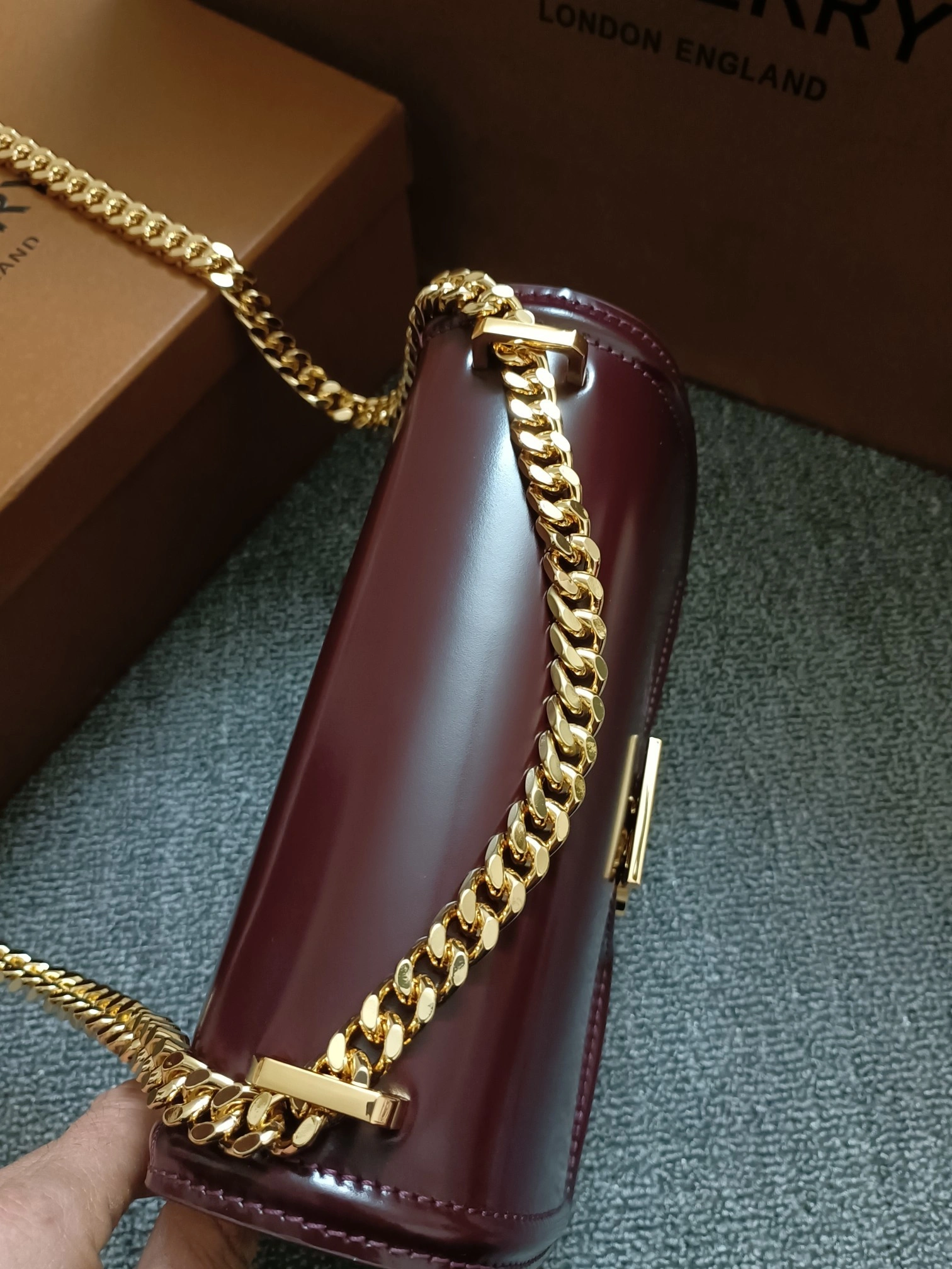 &MOMO-- 80490161 item:D-B278A2327R