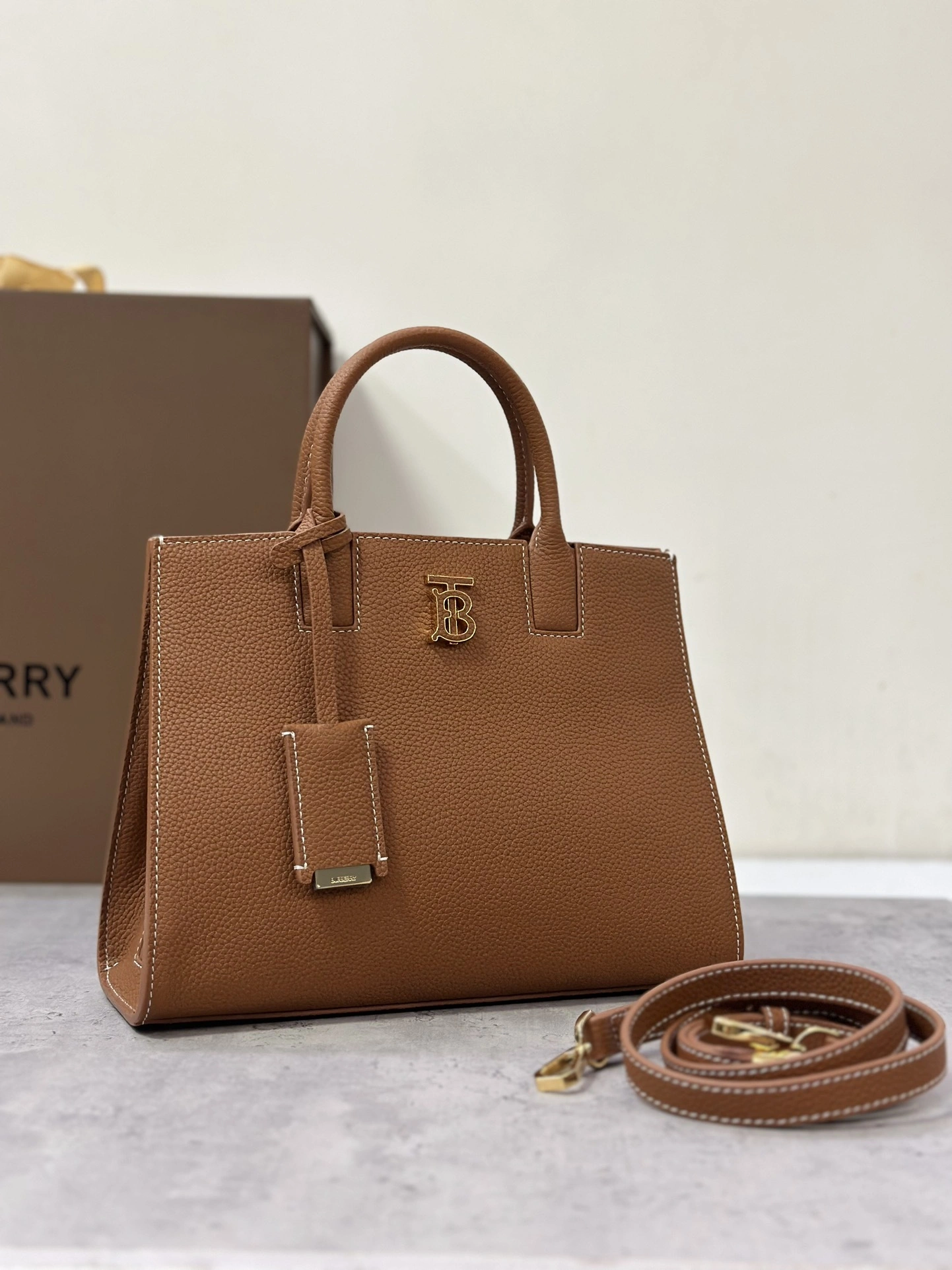 MOMO-- 80490451 item:D-B278A2246R
