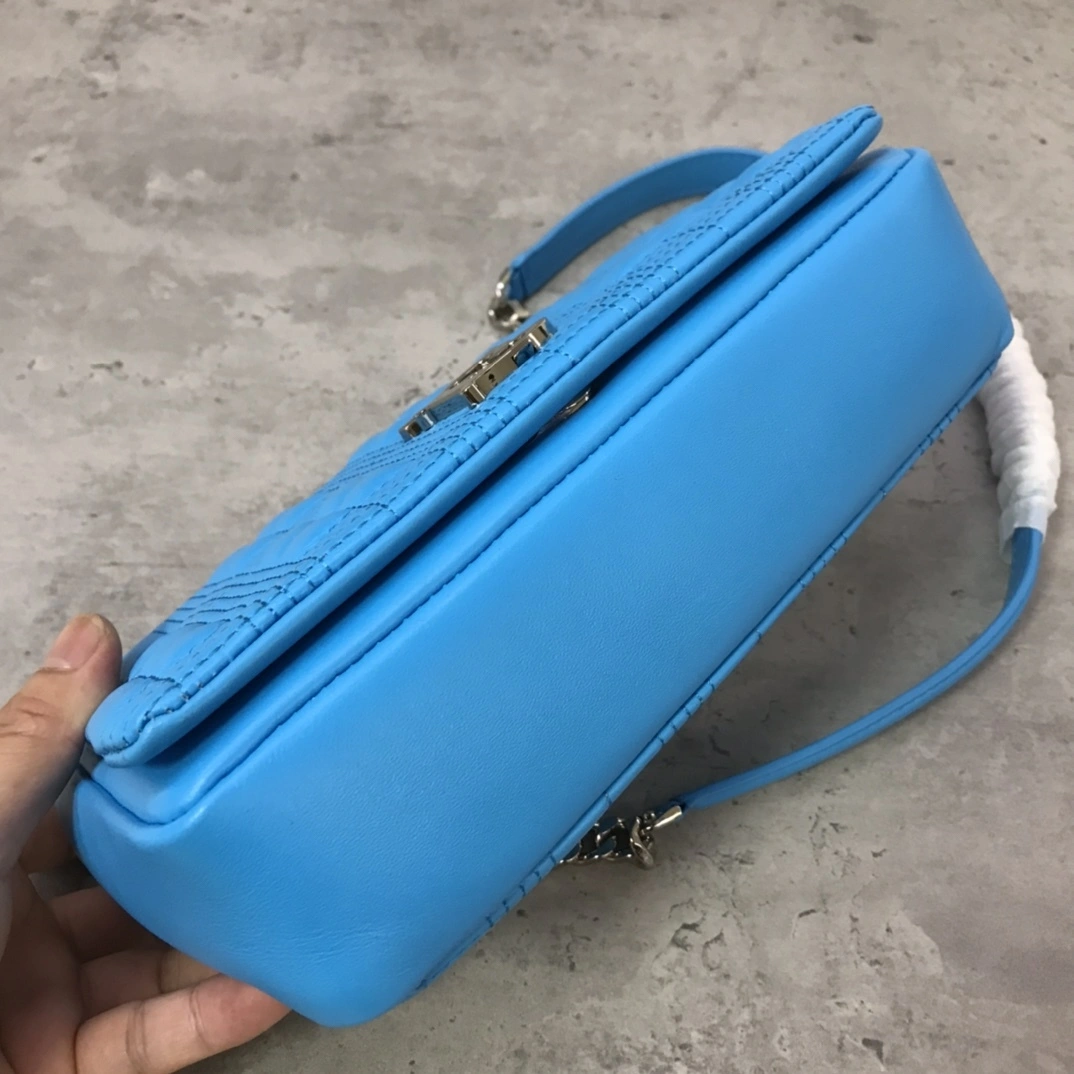 MOMO-- 80523281 item:D-B278A2287R