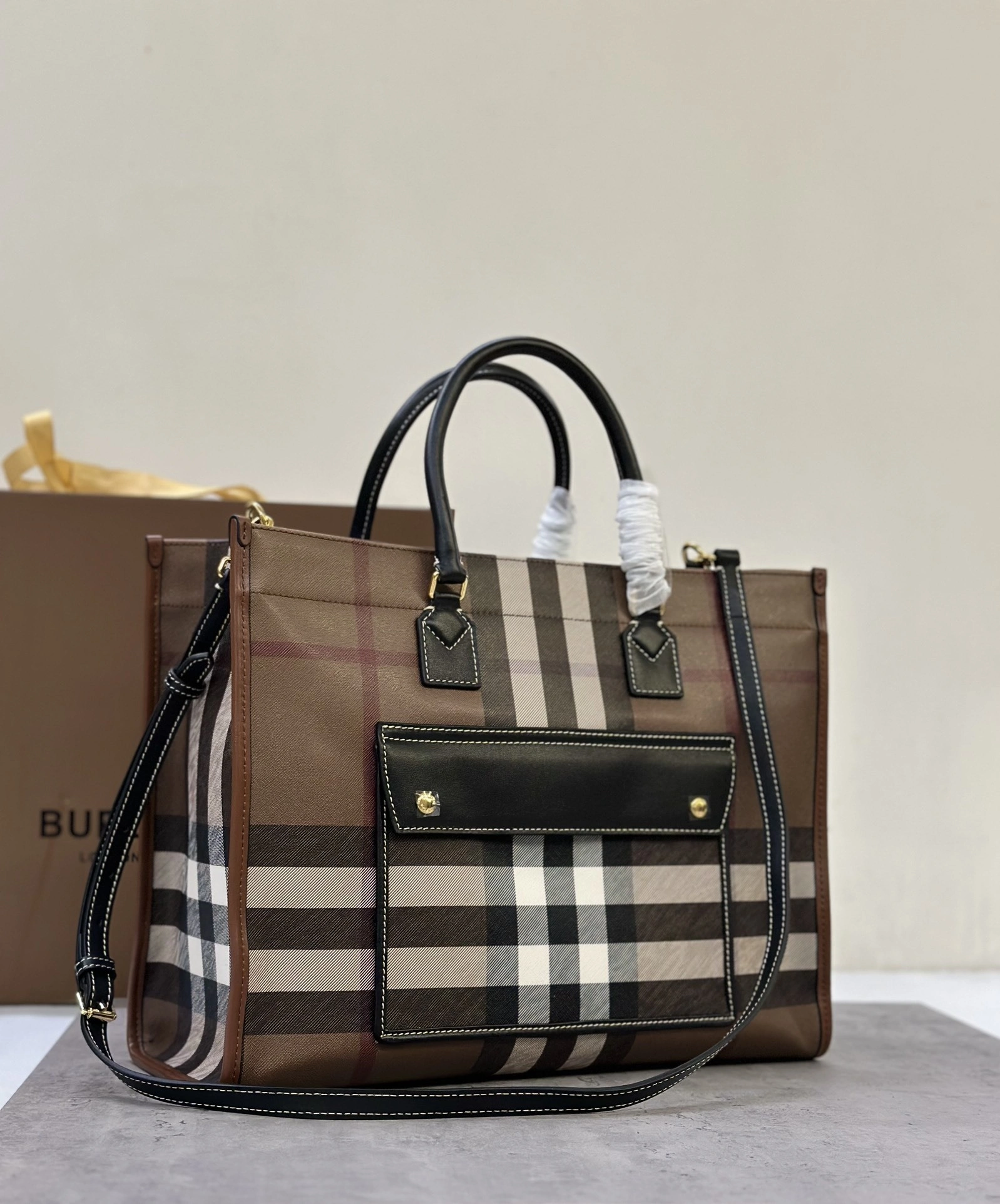 MOMO-- 80523311 item:D-B278A2225R