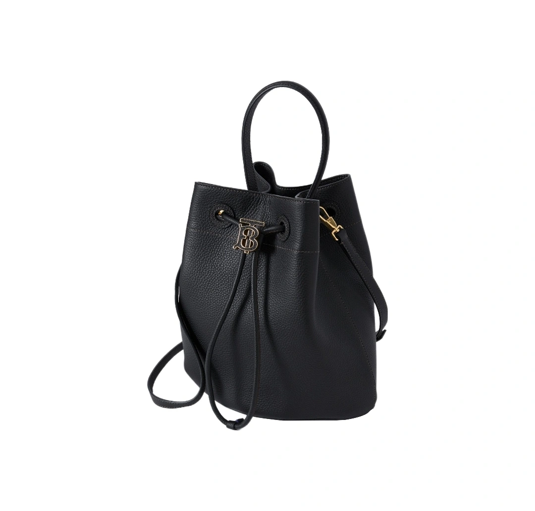 MOMO-- 80556911 item:D-B000A2435R