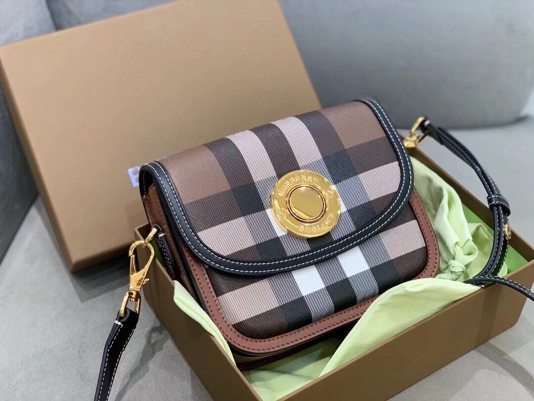 MOMO-- 80557811 item:D-B000A2434R