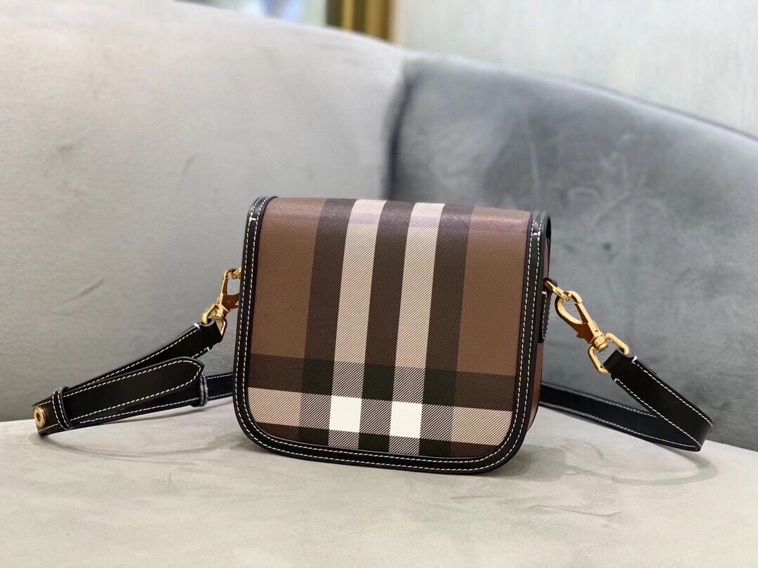 MOMO-- 80557811 item:D-B000A2434R
