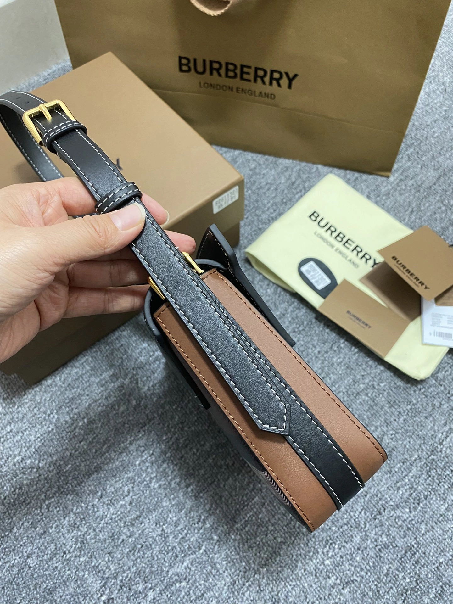 MOMO-- 80611301 Calfskin item:D-B000B2905