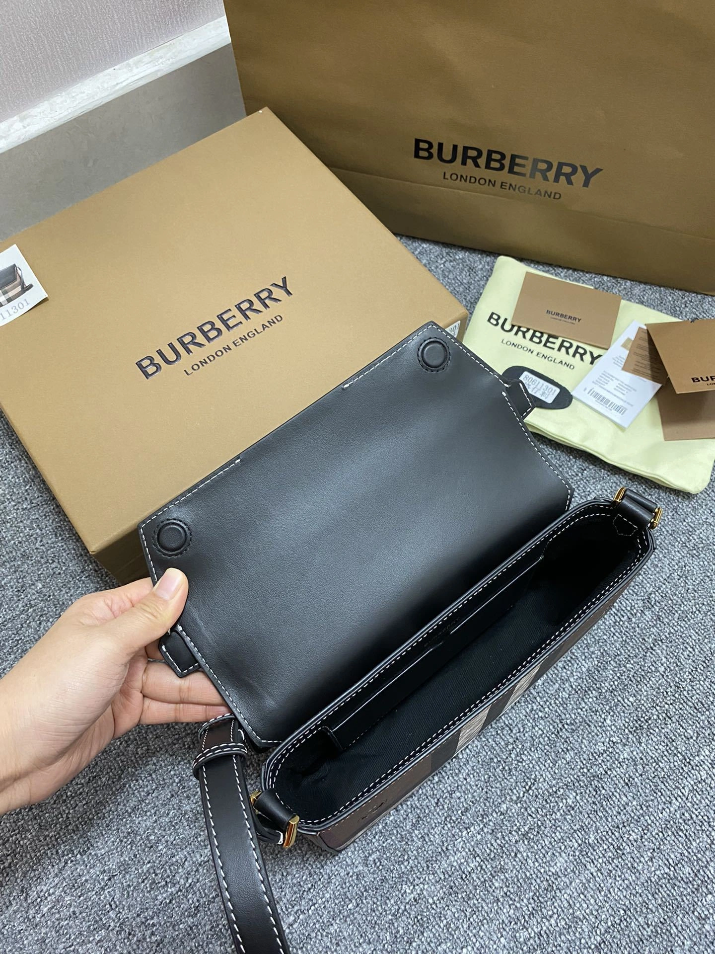 MOMO-- 80611301 Calfskin item:D-B000B2905