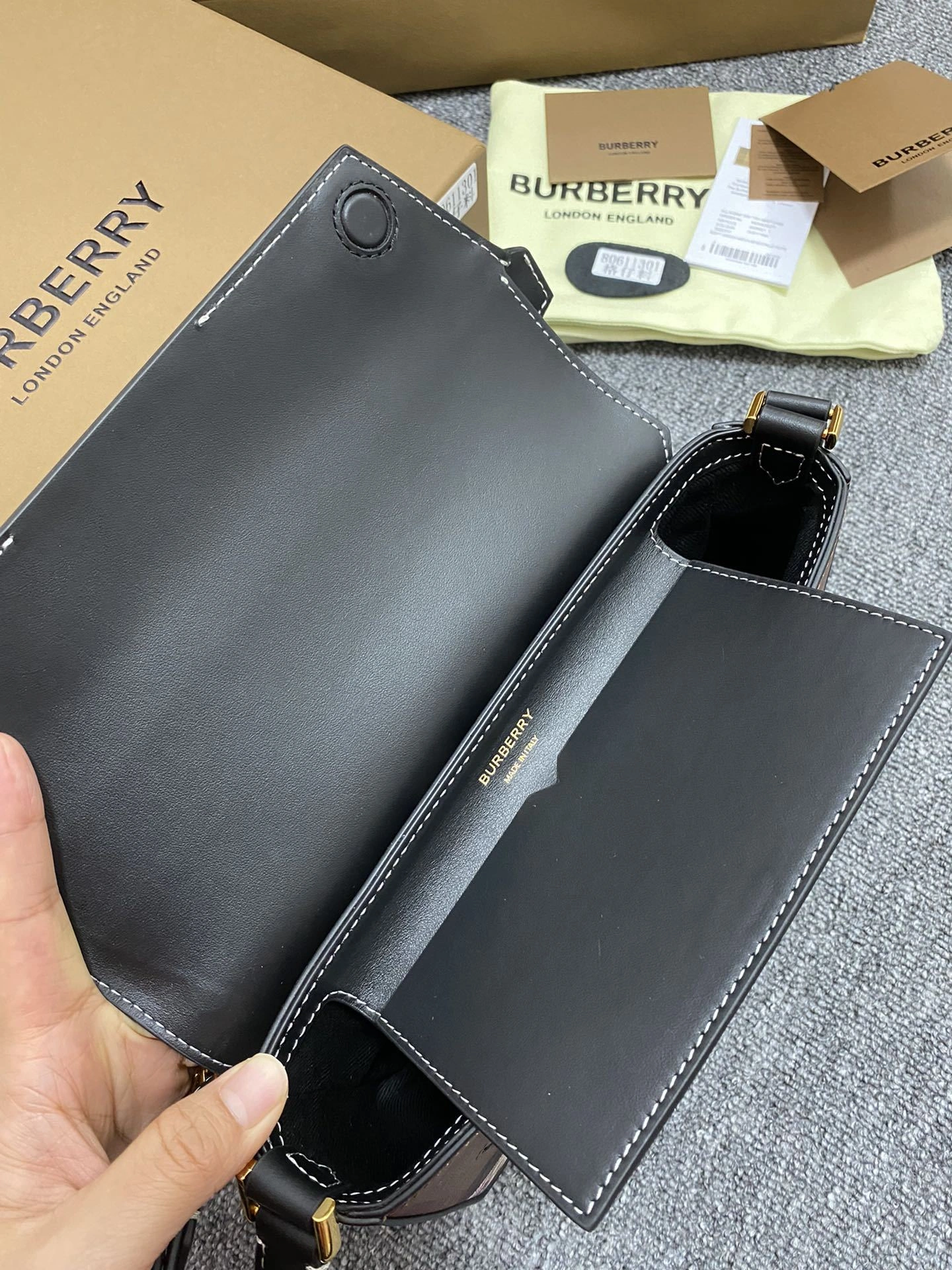 MOMO-- 80611301 Calfskin item:D-B000B2905