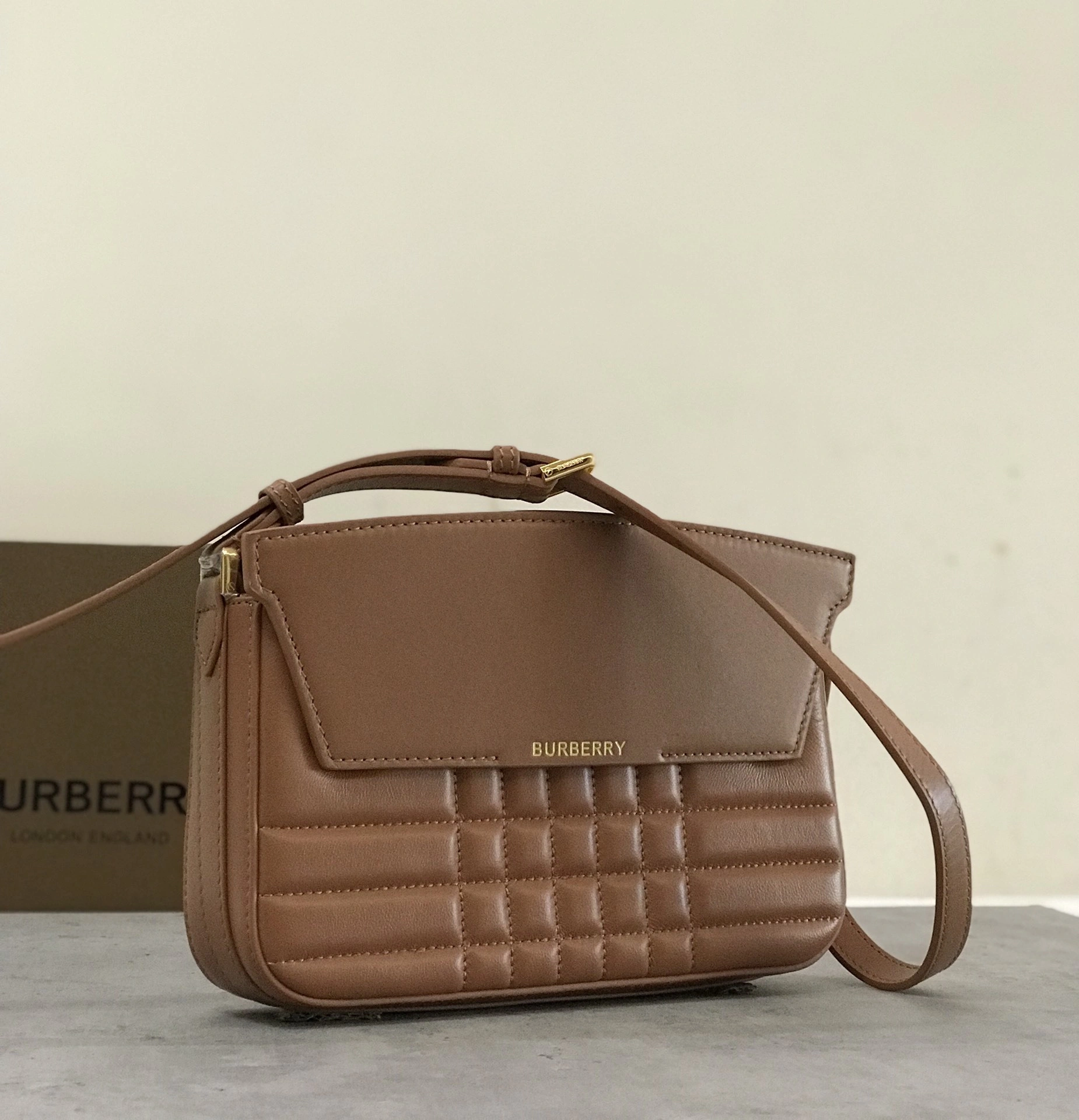 MOMO-- 80611841 item:D-B278A2234R