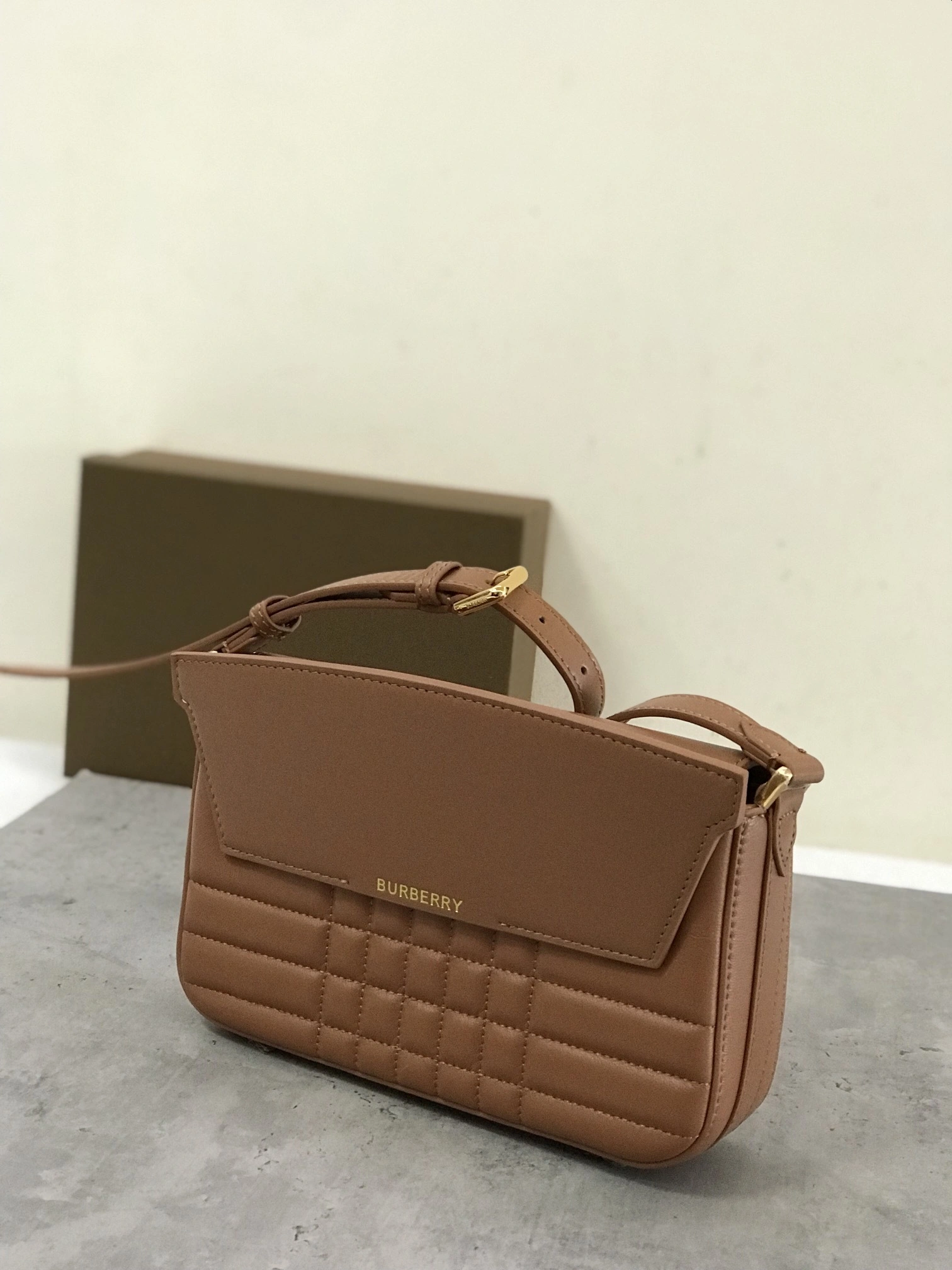 MOMO-- 80611841 item:D-B278A2234R