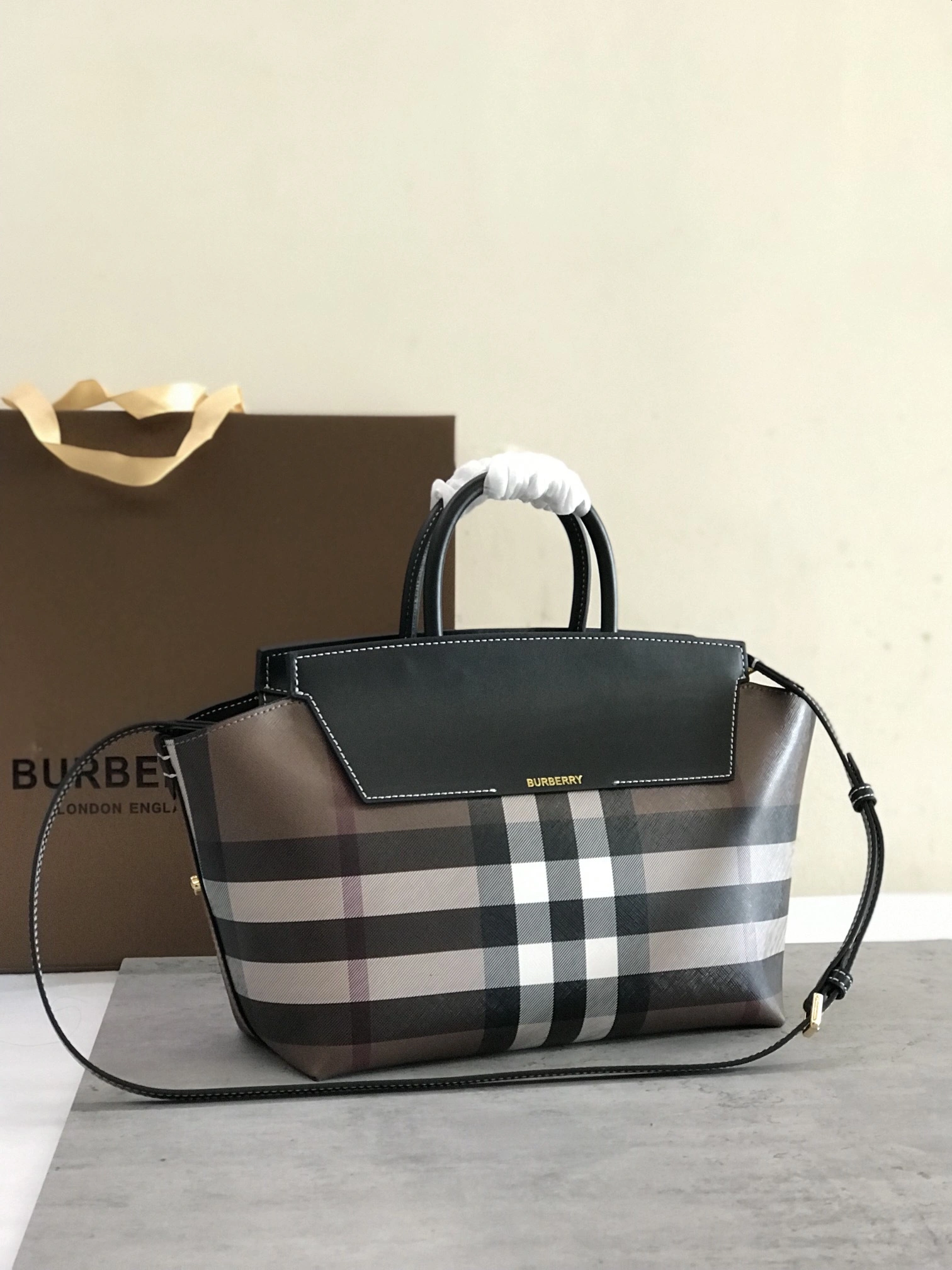 MOMO-- 80618001 item:D-B278A2265R