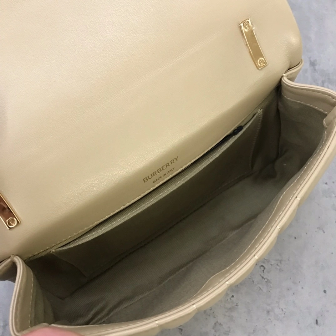 MOMO-- 80630081 item:D-B278A2302R