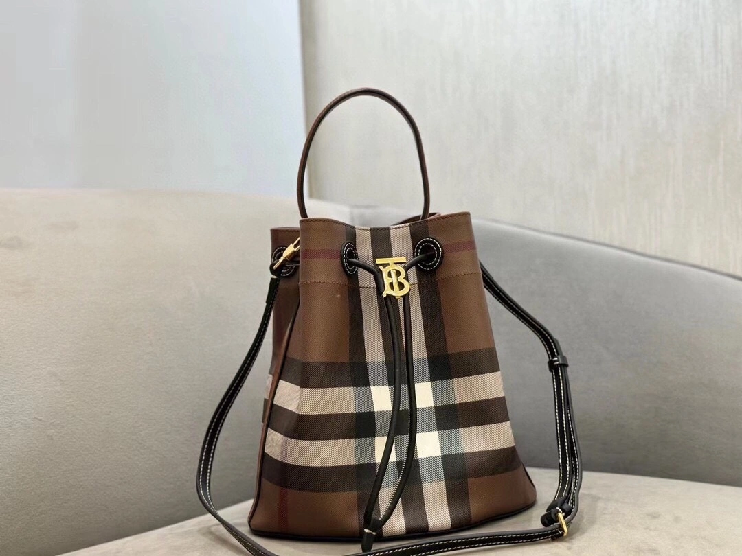 MOMO-- 80630701 item:D-B000A2436R