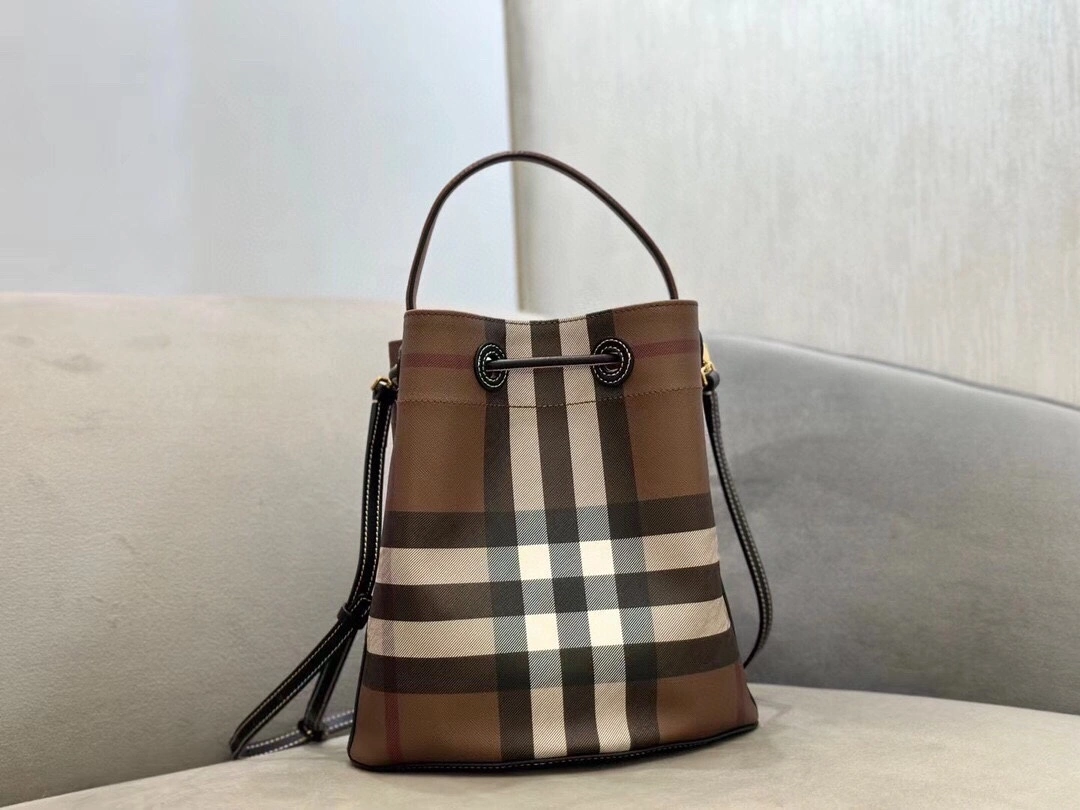 MOMO-- 80630701 item:D-B000A2436R