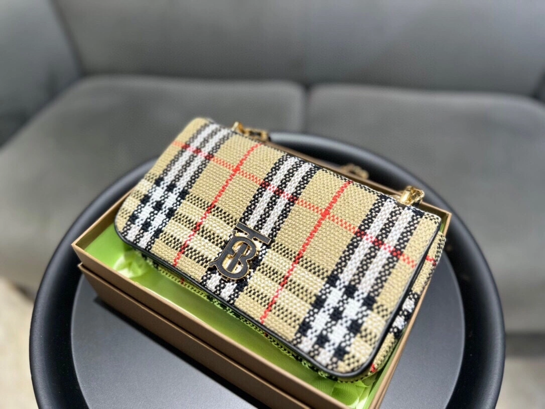 MOMO-- 80630801 item:D-B000A2442R