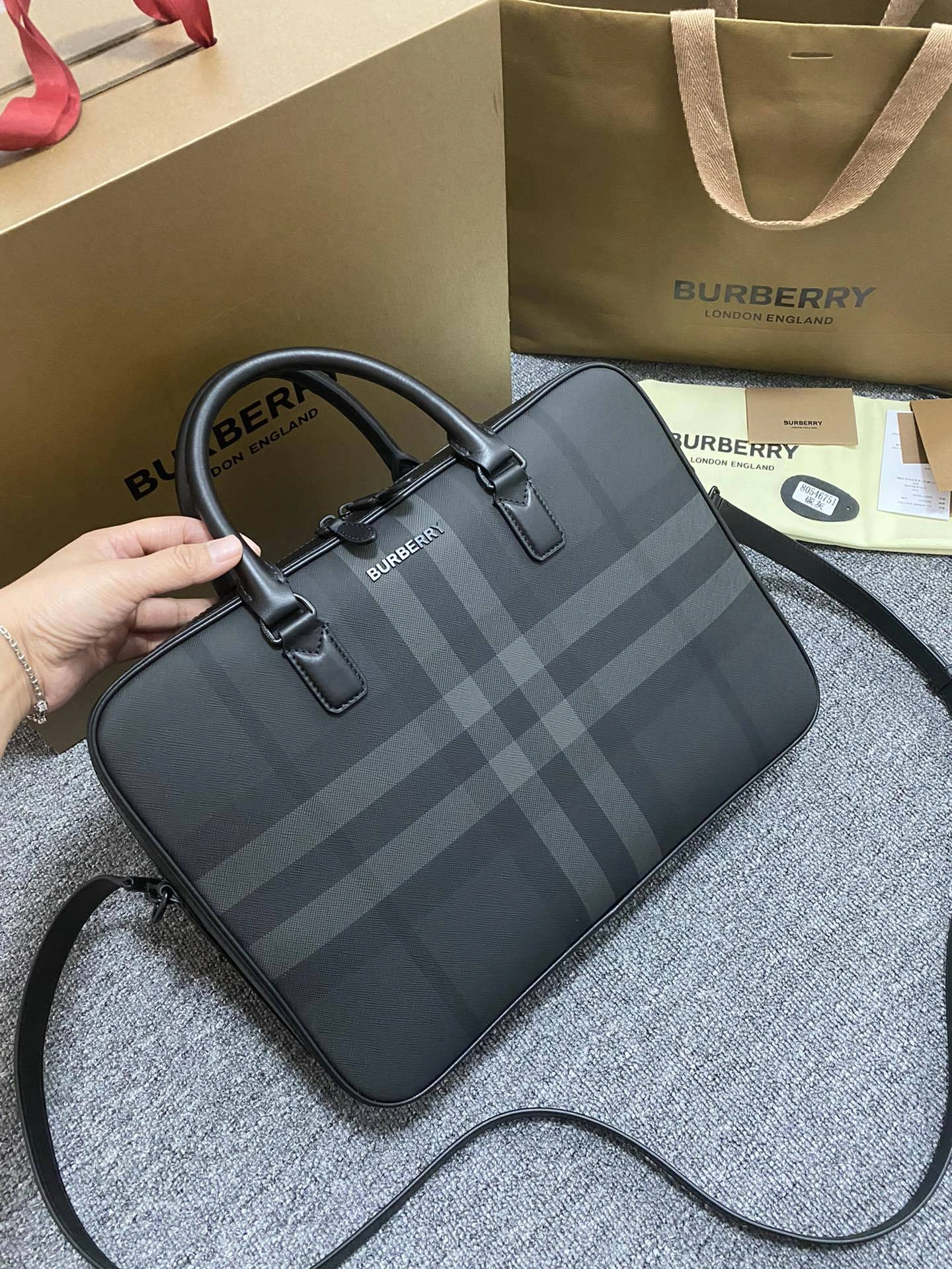 MOMO-- 80660911 item:D-B000B2920